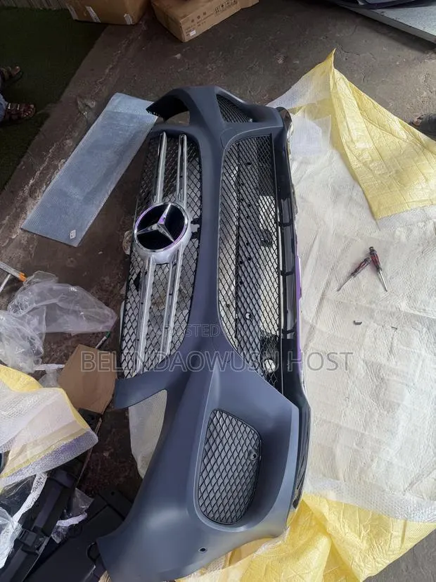 Mercedes Benz GLE 166 Front Bumper · Photo 1