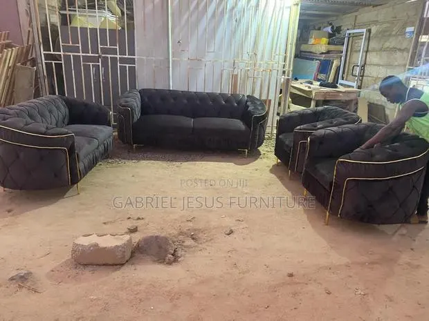 Italian Sofa Seater for Pick Up or Delivery · Photo 1