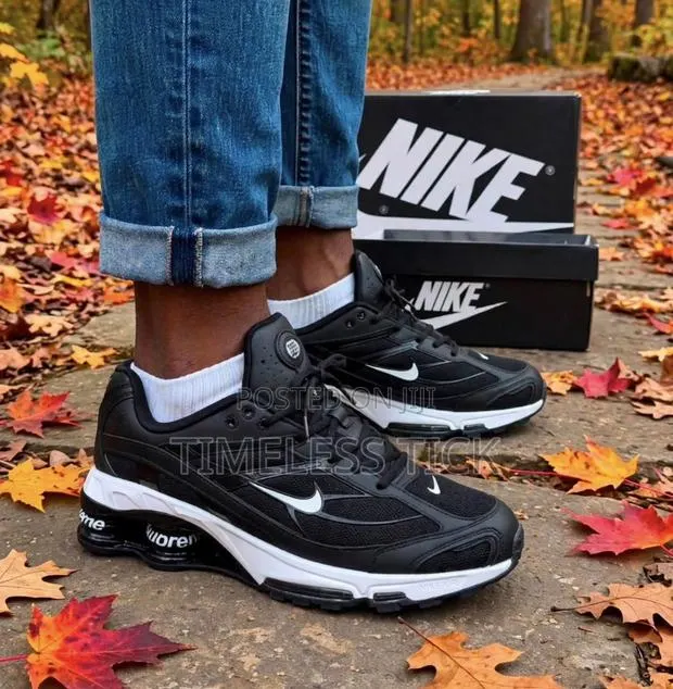 Nike Sneakers · Photo 1