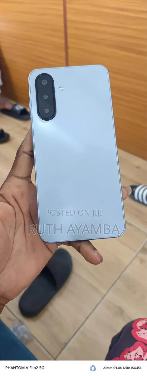 Samsung Galaxy A17 128 GB Silver · Photo 1