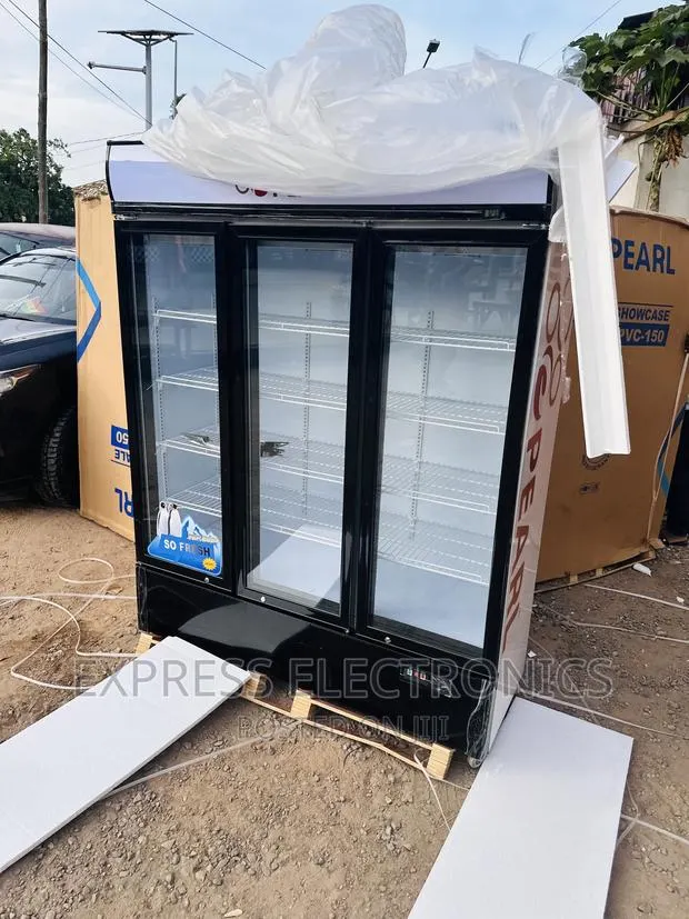 Neatly Sealed Pearl Display Fridge PVC-150 3doors · Photo 1