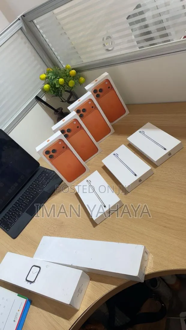New Apple iPhone 17 Pro Max 256 GB Orange · Photo 1