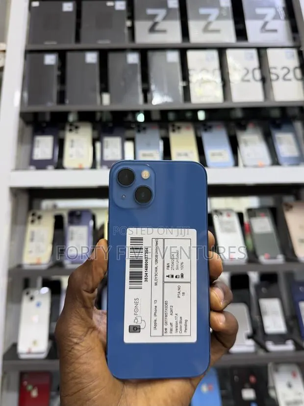 Apple iPhone 13 128 GB Blue · Photo 1