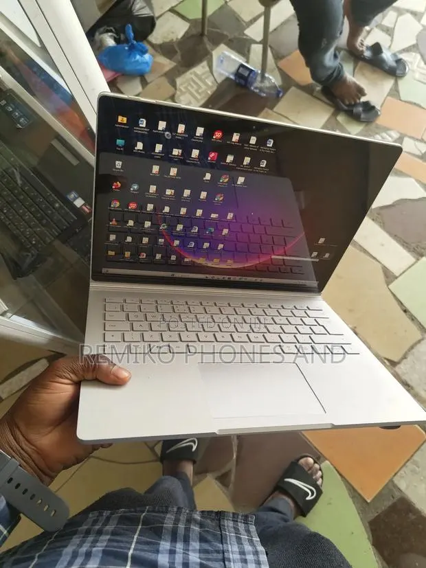 Laptop Microsoft Surface Book 8GB Intel Core I5 SSD 128GB · Photo 1