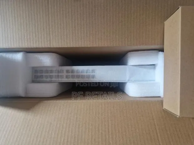 Ubiquiti Unifi 24-Port Poe Gigabit Switch · Photo 1
