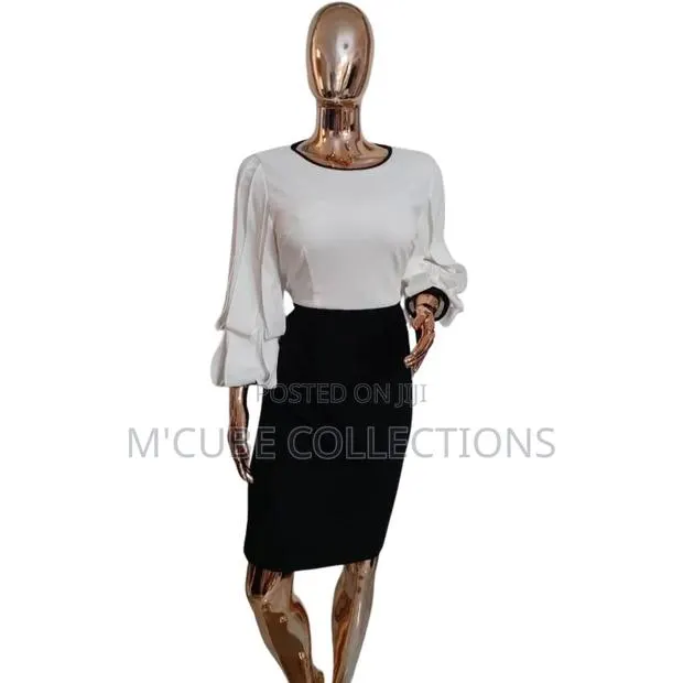 Monochrome Ruffled-Yoke Shift Dress · Photo 1