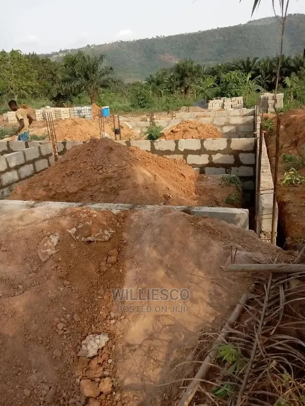 Filling Gravels for Footings · Photo 1