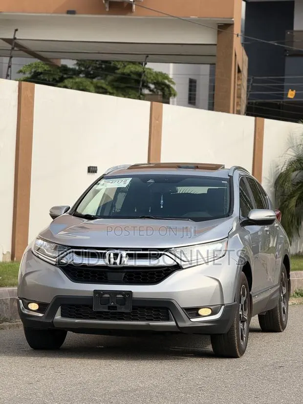 Honda CR-V Touring AWD 2018 Silver · Photo 1