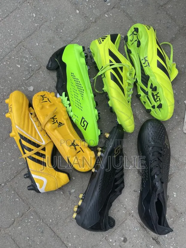 Original Football Boot Available at Cool Price · Photo 1