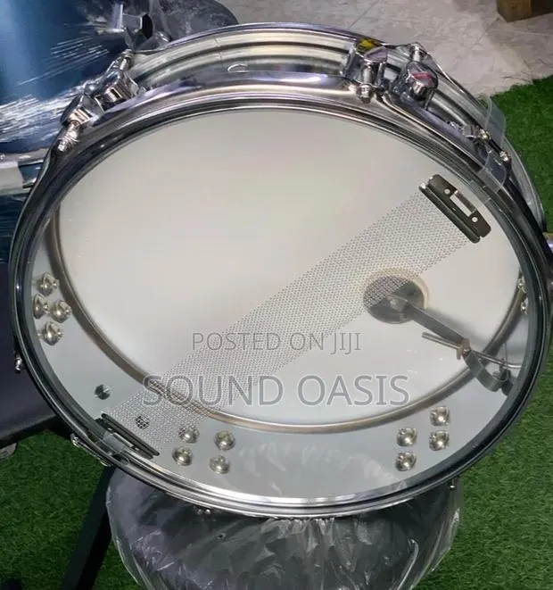 Picolo Snare Drum With Sticks · Photo 1