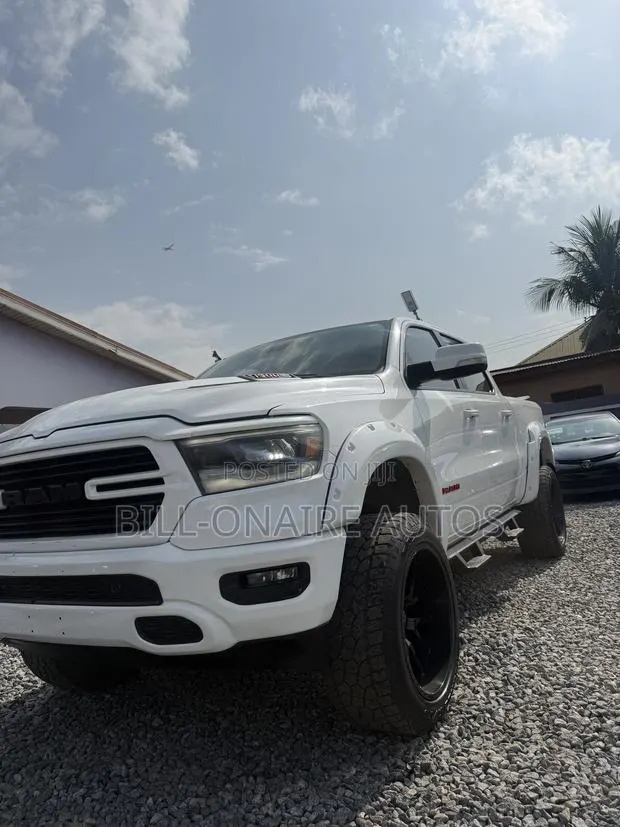 Dodge RAM 1500 5.7 Petrol AWD 2020 White · Photo 1