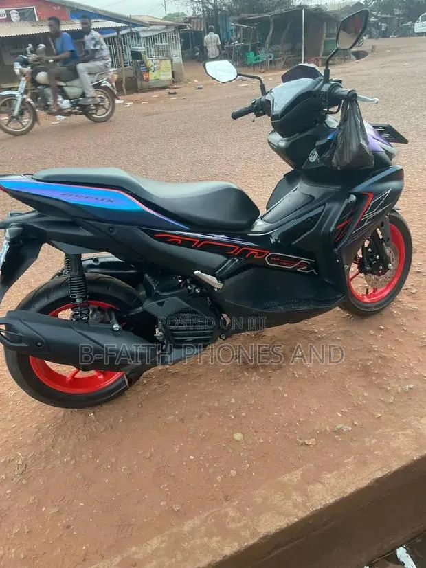 Yamaha Aerox 2025 Blue · Photo 1
