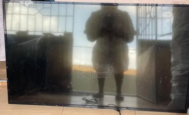 43 Sharp TV · Photo 1