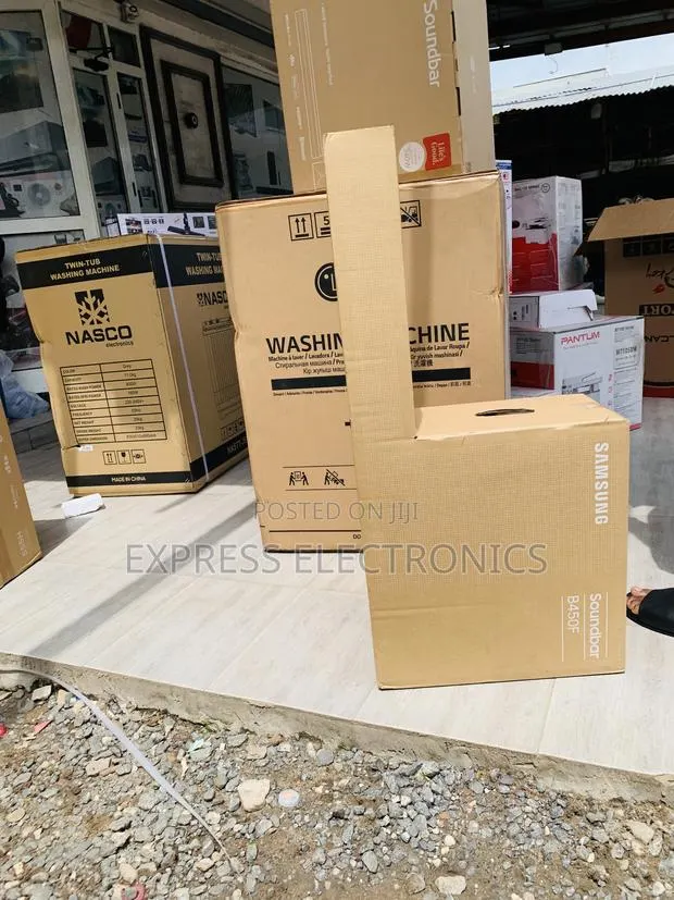 Ultra High Quality B-Series Soundbar Hw-B450. Subwoofer Black Samsung · Photo 1