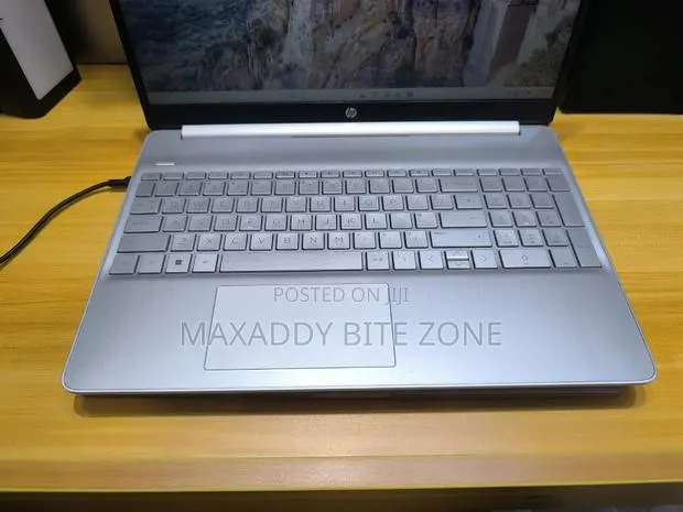 Laptop HP 15 8GB Intel Core i3 SSD 128GB · Photo 1