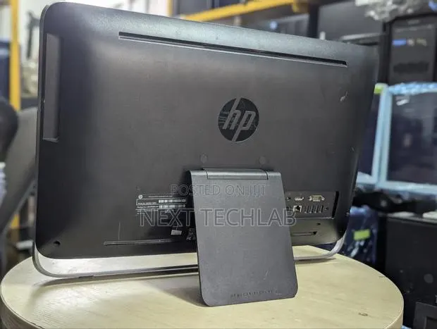 Desktop Computer HP ProOne 400 8GB Intel Core i3 SSD 500GB · Photo 1