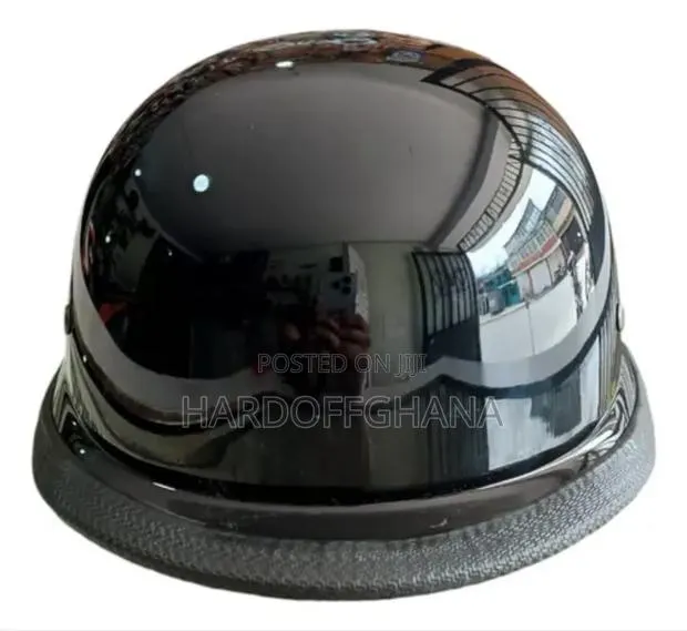 Dot Round Helmet · Photo 1