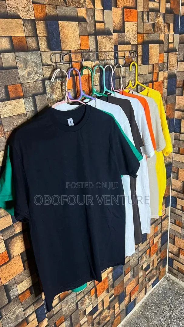 Gildan Short Sleeve Round Neck T-Shirt, GGPPKDF · Photo 1
