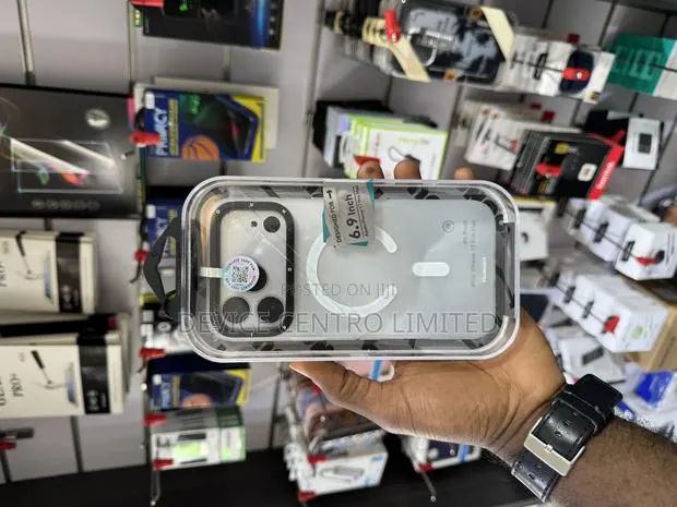 Youngkit iPhone 17 Pro Max Case · Photo 1
