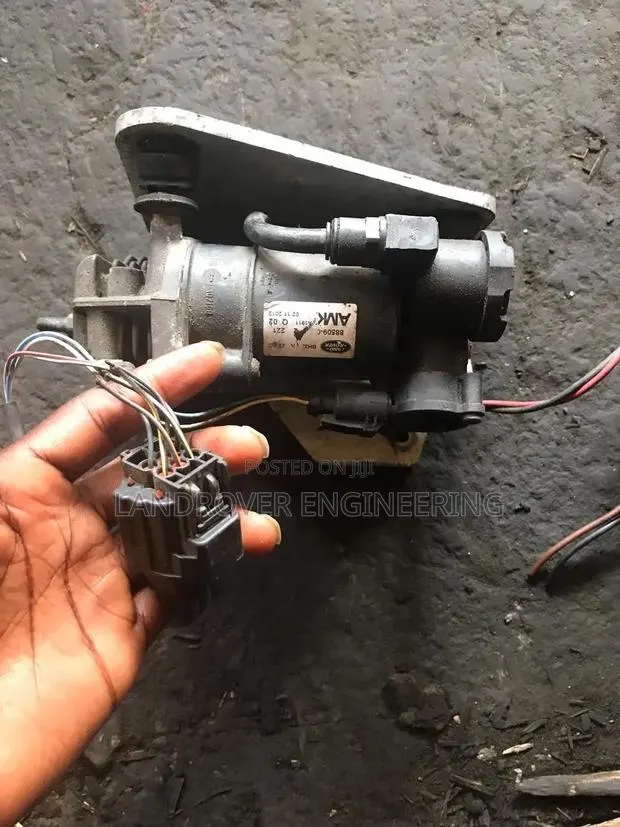 Amk Land Rover Range Rover Suspension Air Compressor · Photo 1