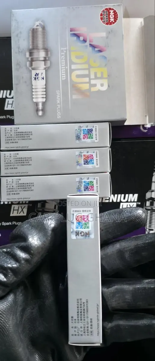 Original NGK DILZKAR8E7H/DILZKAR7E7H 90919-A1008 Spark Plugs · Photo 1