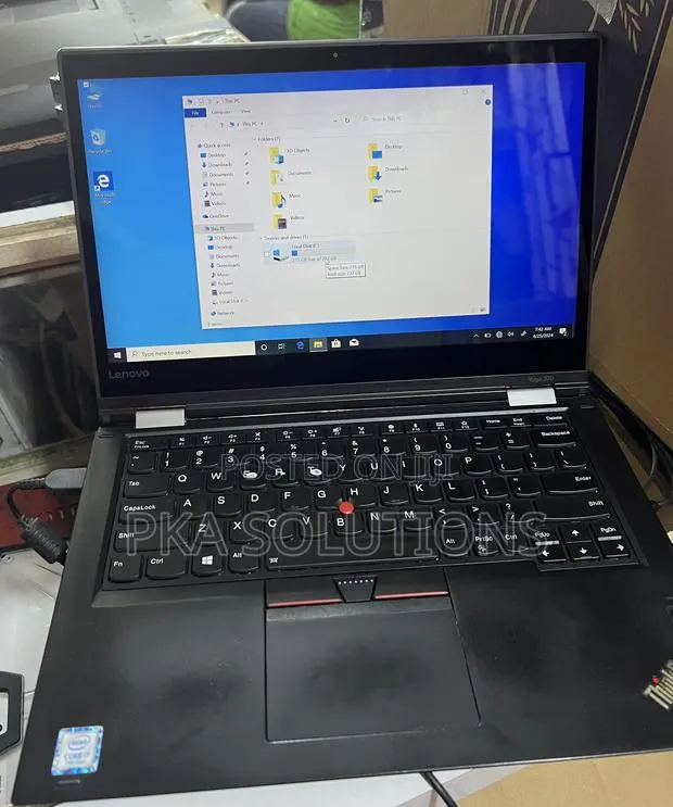 Laptop Lenovo ThinkPad Yoga 370 8GB Intel Core I7 SSD 256GB · Photo 1
