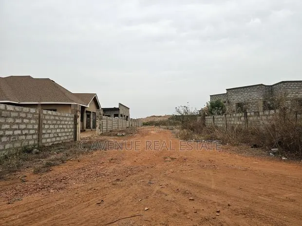 Build Your Dream Home atTema Community 25 Serviced Plot With Free Doc. · Photo 1