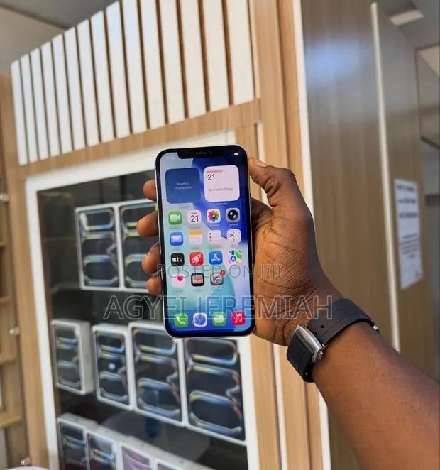 Apple iPhone 13 Pro 128 GB Blue · Photo 1