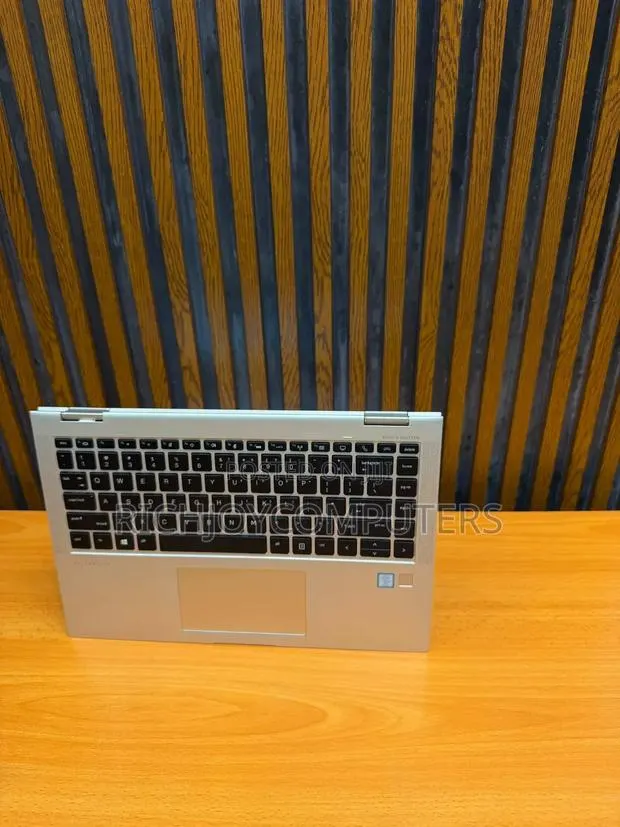 Laptop HP EliteBook 1040 G4 16GB Intel Core i5 SSD 256GB · Photo 1