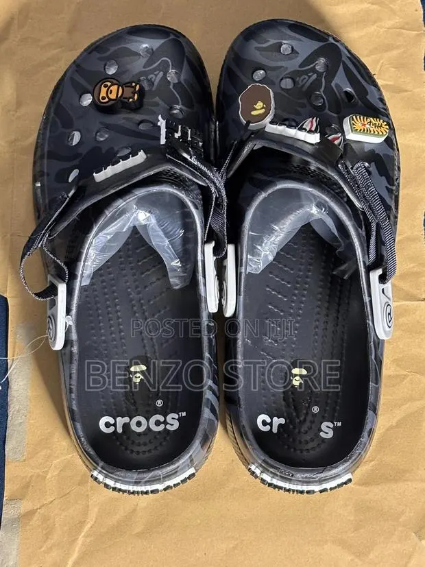 Original Pattern Crocs Clogs Unisex Comfort Wear Size 40-45 Black · Photo 1