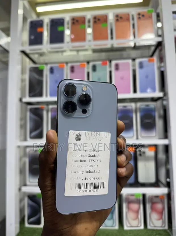 Apple iPhone 13 Pro 128 GB Blue · Photo 1