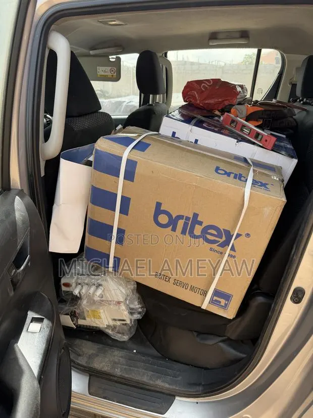 Britex Digital Sewing Machine · Photo 3