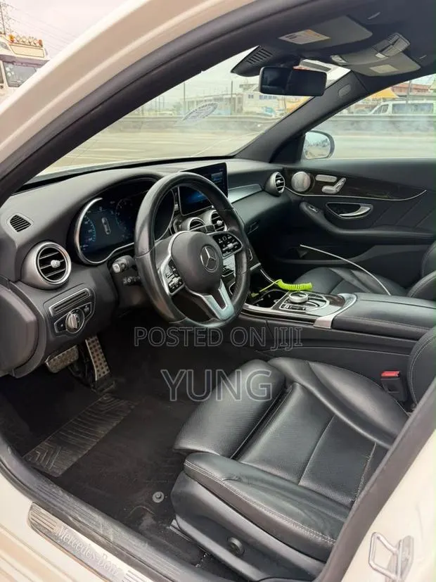 Mercedes-Benz C300 2020 White · Photo 1