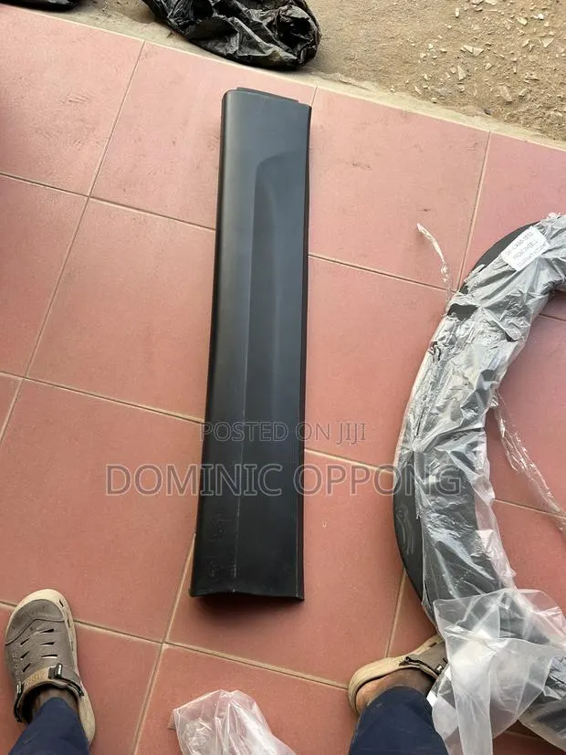 Mazda Cx 50 Front Door Molding · Photo 1