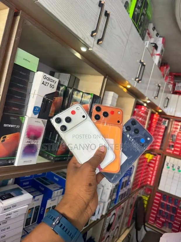 New Apple iPhone XR 128 GB Silver · Photo 1