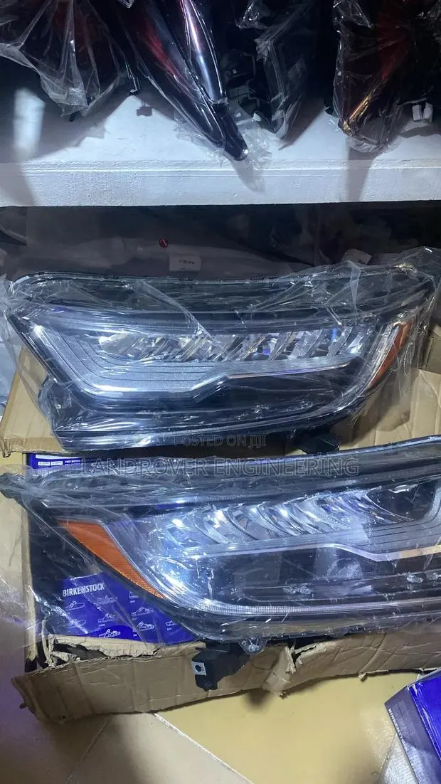 Honda//Toyota Classic 2016 - 2026 Headlight and Rear Light Wholesale · Photo 1