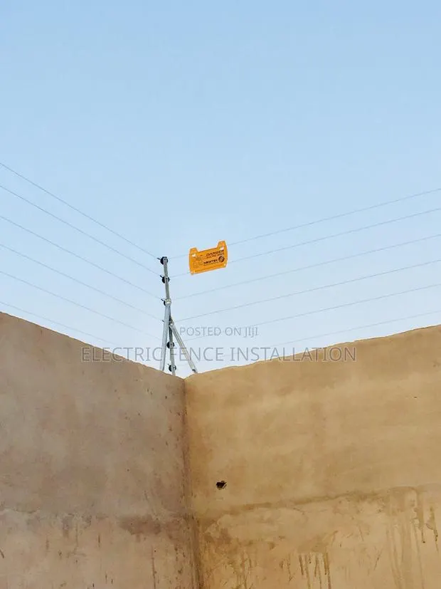 Electric Fence · Photo 1