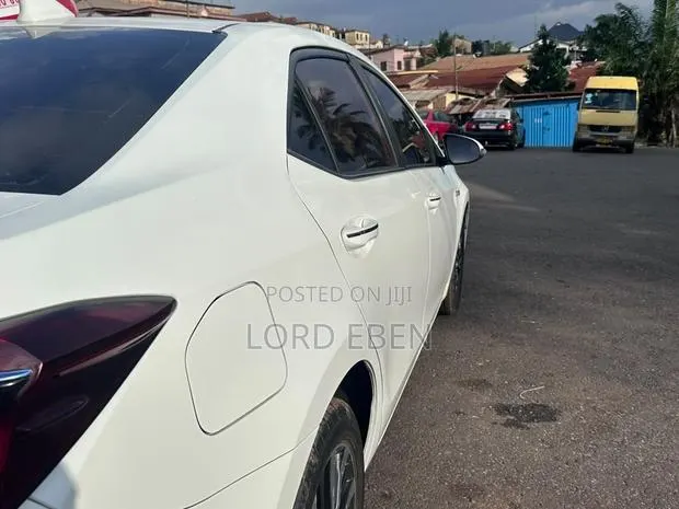 Toyota Corolla 2020 White · Photo 1