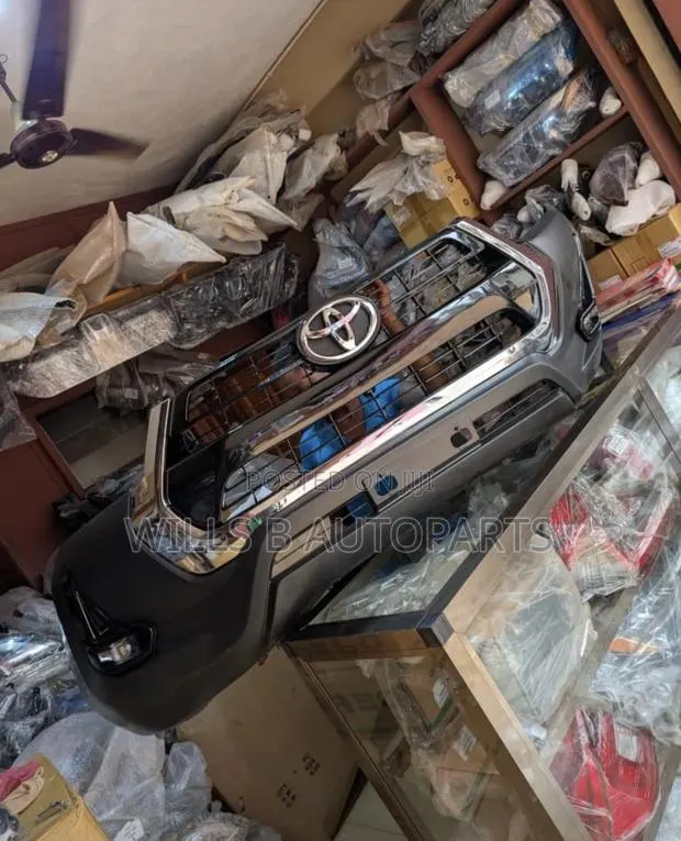 Toyota HILUX 2019-2021 · Photo 1