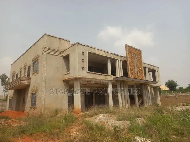 10bdrm House in Santasi Road., Kumasi Metropolitan for sale · Photo 1