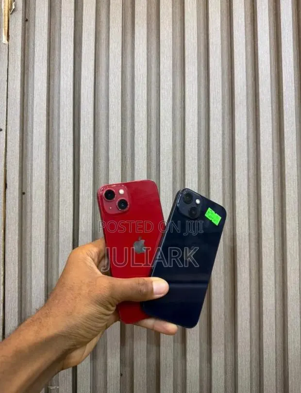 Apple iPhone 13 128 GB Blue · Photo 1