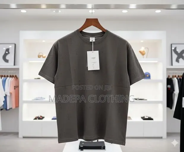 T Shirt Ready to Wear · Photo 1