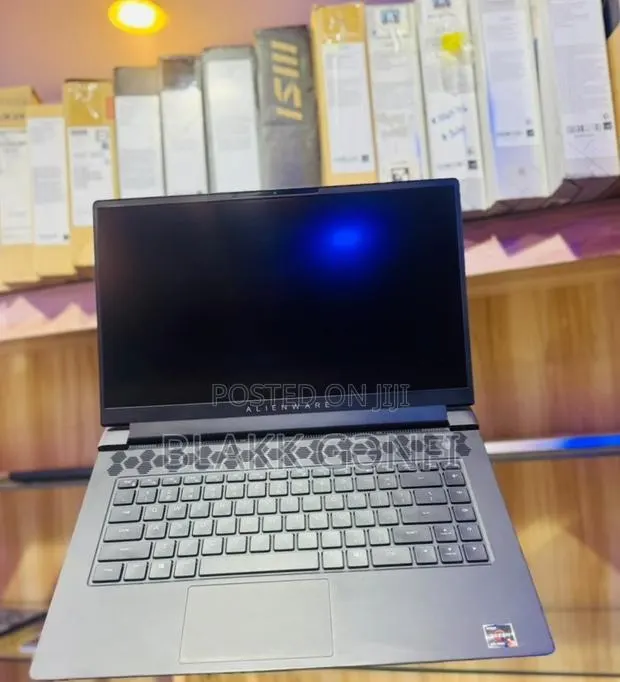 Laptop Alienware M15 R6 16GB AMD Ryzen 9 SSD 1T · Photo 1