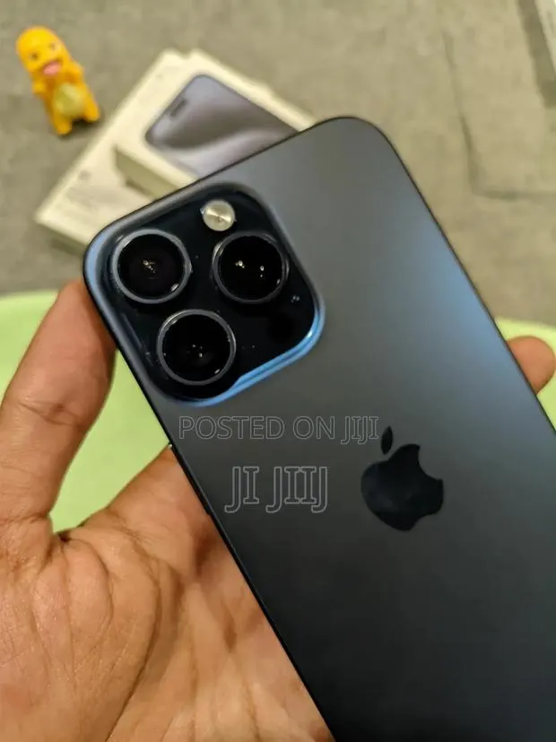 Apple iPhone 15 Pro Max 256 GB Blue · Photo 1