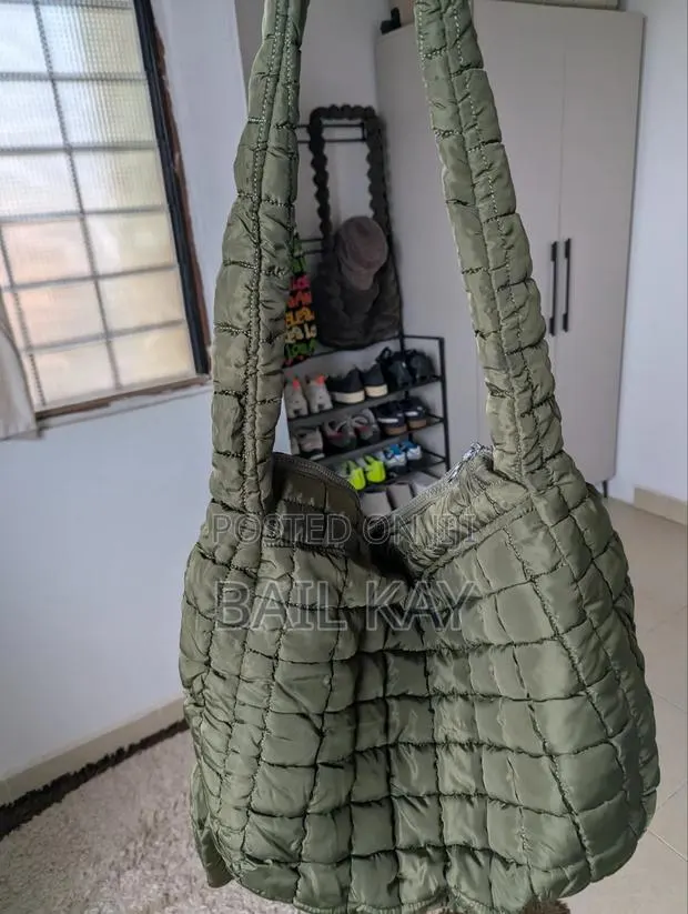 Puffer Bag With Purse · Photo 1
