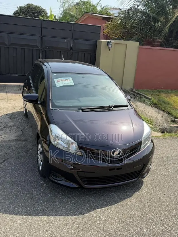 Toyota Vitz 2014 Purple · Photo 1