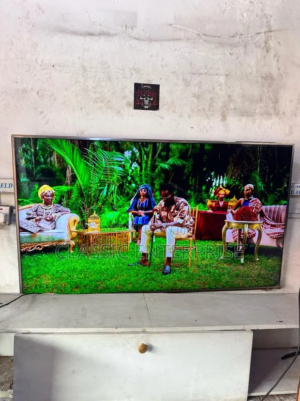 Samsung 60 Inches Smart Digital Tv · Photo 1