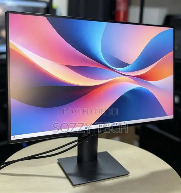 Dell U2718Q Ultra Sharp 27 Inch 4k Monitor, 3840 X 2160 at 60Hz, Audio · Photo 1