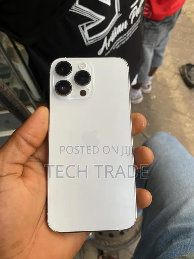 Apple iPhone 14 Pro Max 128 GB White · Photo 1