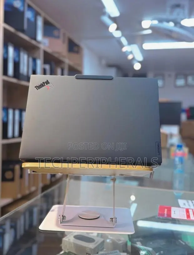 New Laptop Lenovo ThinkPad X1 Carbon 32GB Intel Core Ultra 7 SSD 512GB · Photo 1